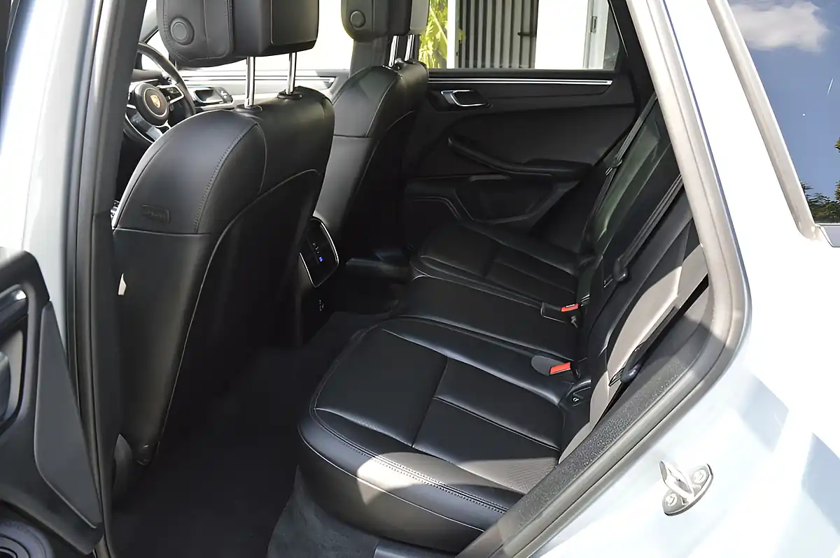 Used 2019 Porsche Macan Silver - Interior and Exterior details 12