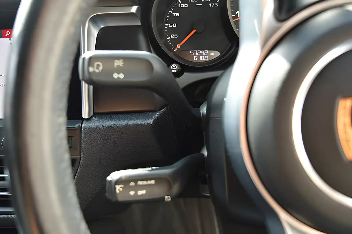 Used 2019 Porsche Macan Silver - Interior and Exterior details 19