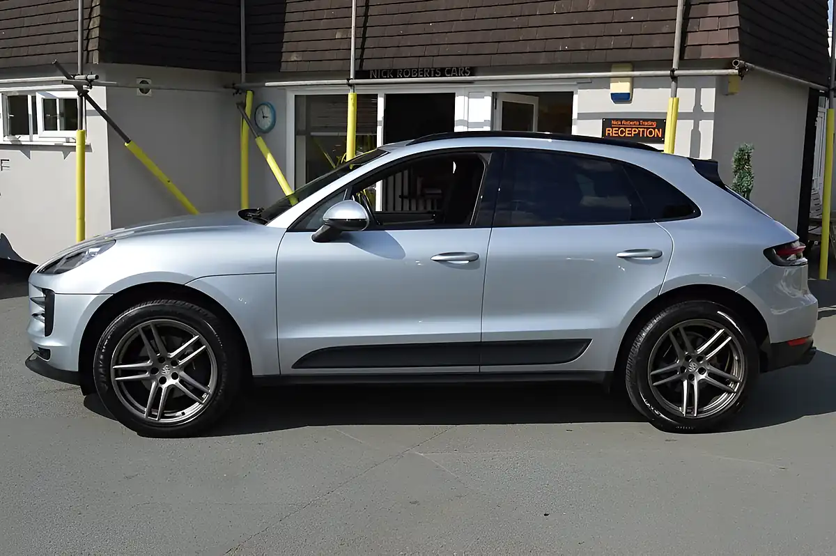 Used 2019 Porsche Macan Silver - Interior and Exterior details 7