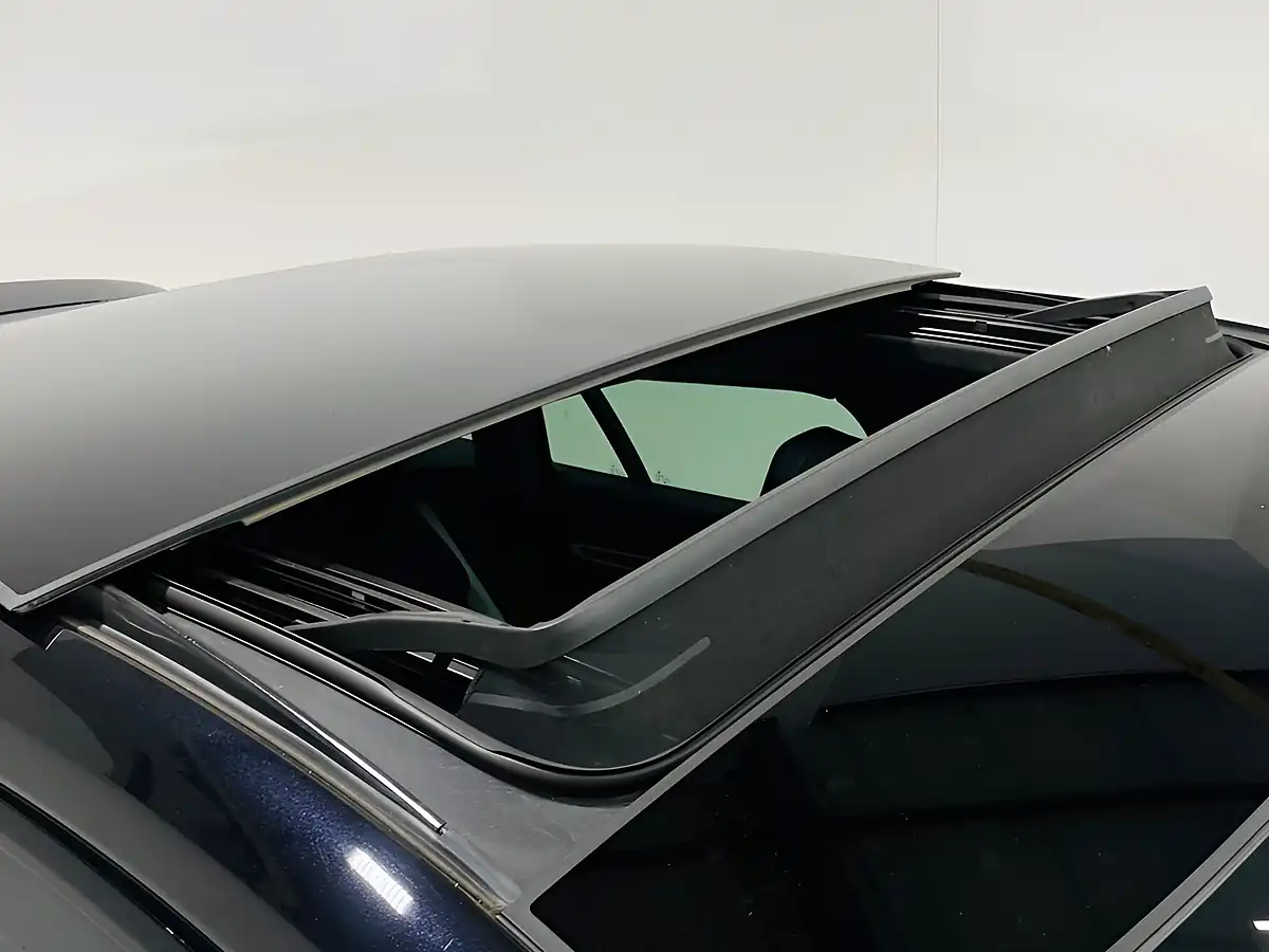 Used 2019 Porsche Panamera Sport Turismo Black - Interior and Exterior details 4