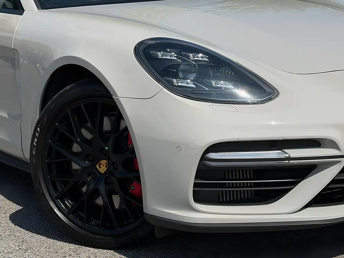 Used 2019 Porsche Panamera Turbo Grey - Interior and Exterior details 18