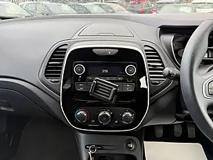Used 2019 Renault Captur Energy Play Red - Interior and Exterior details 14