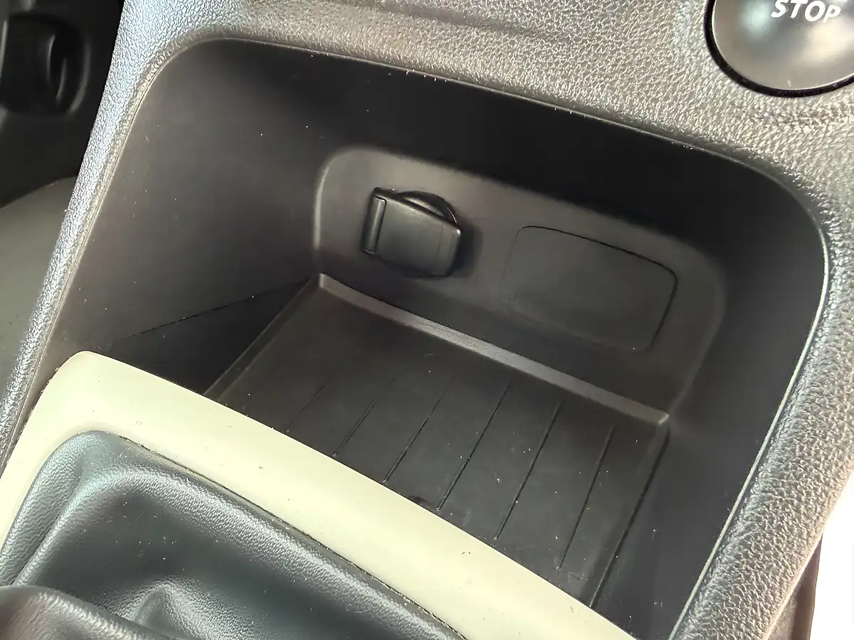 Used 2019 Renault Captur Energy Play Red - Interior and Exterior details 15
