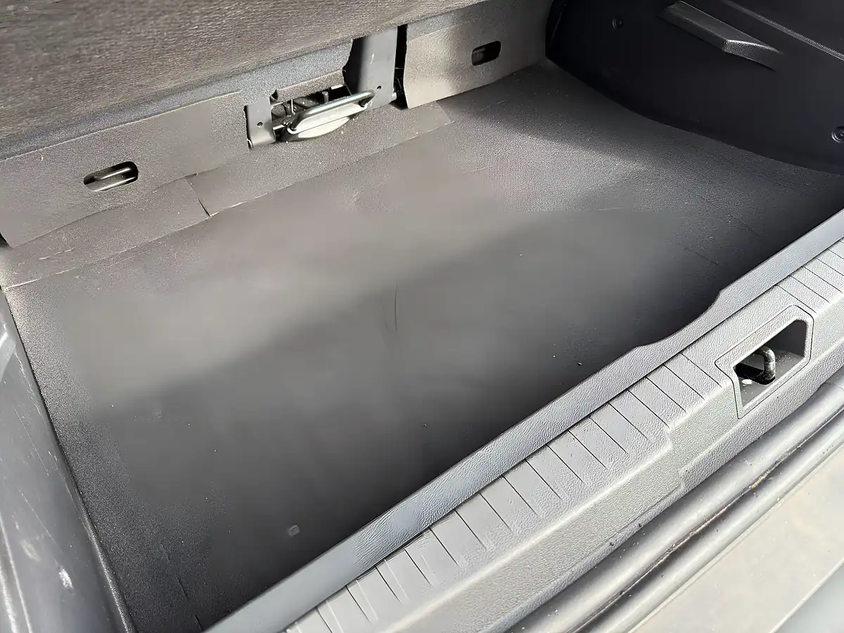 Used 2019 Renault Captur Energy Play Red - Interior and Exterior details 19
