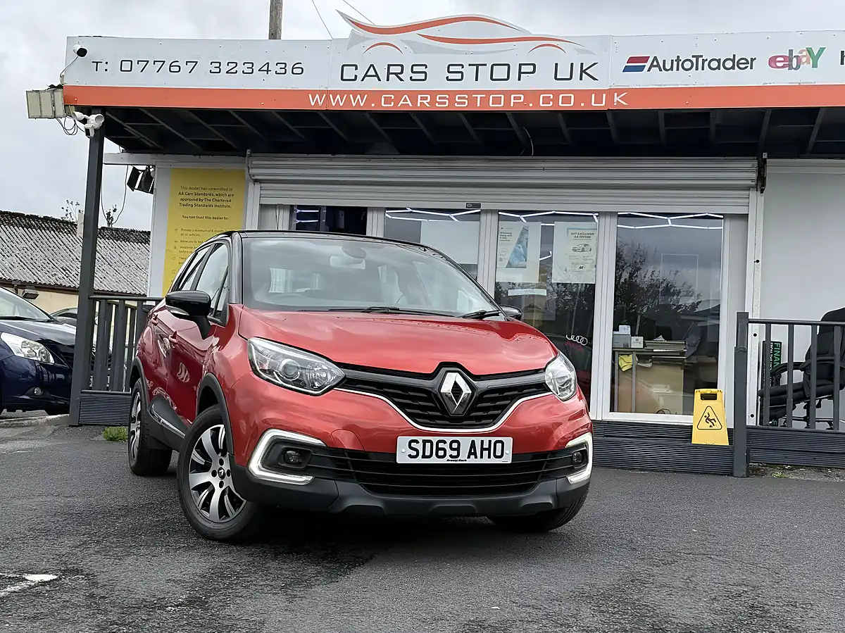 Used 2019 Renault Captur Energy Play Red - Interior and Exterior details 3