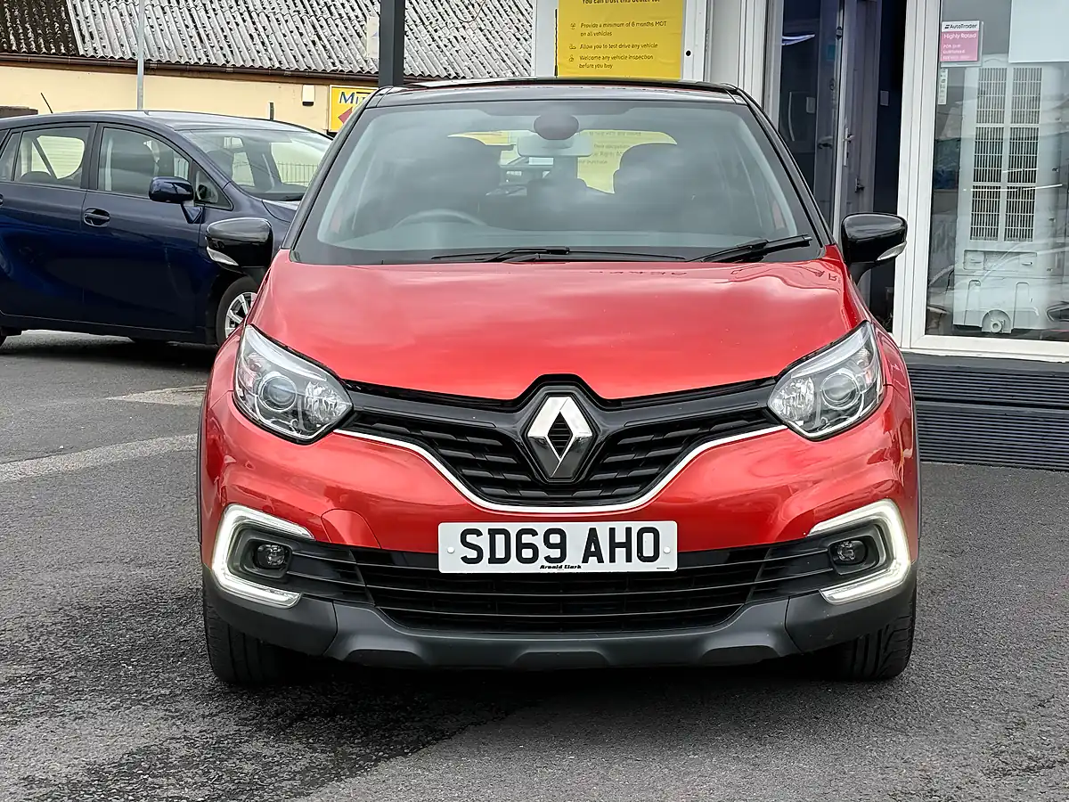 Used 2019 Renault Captur Energy Play Red - Interior and Exterior details 4