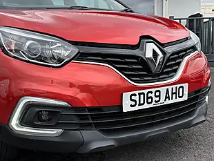 Used 2019 Renault Captur Energy Play Red - Interior and Exterior details 6