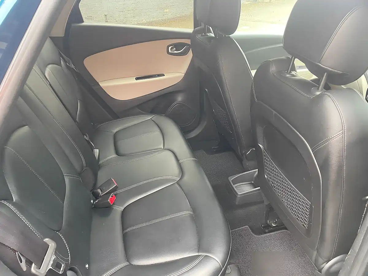 Used 2019 Renault Captur GT Line Blue - Interior and Exterior details 12