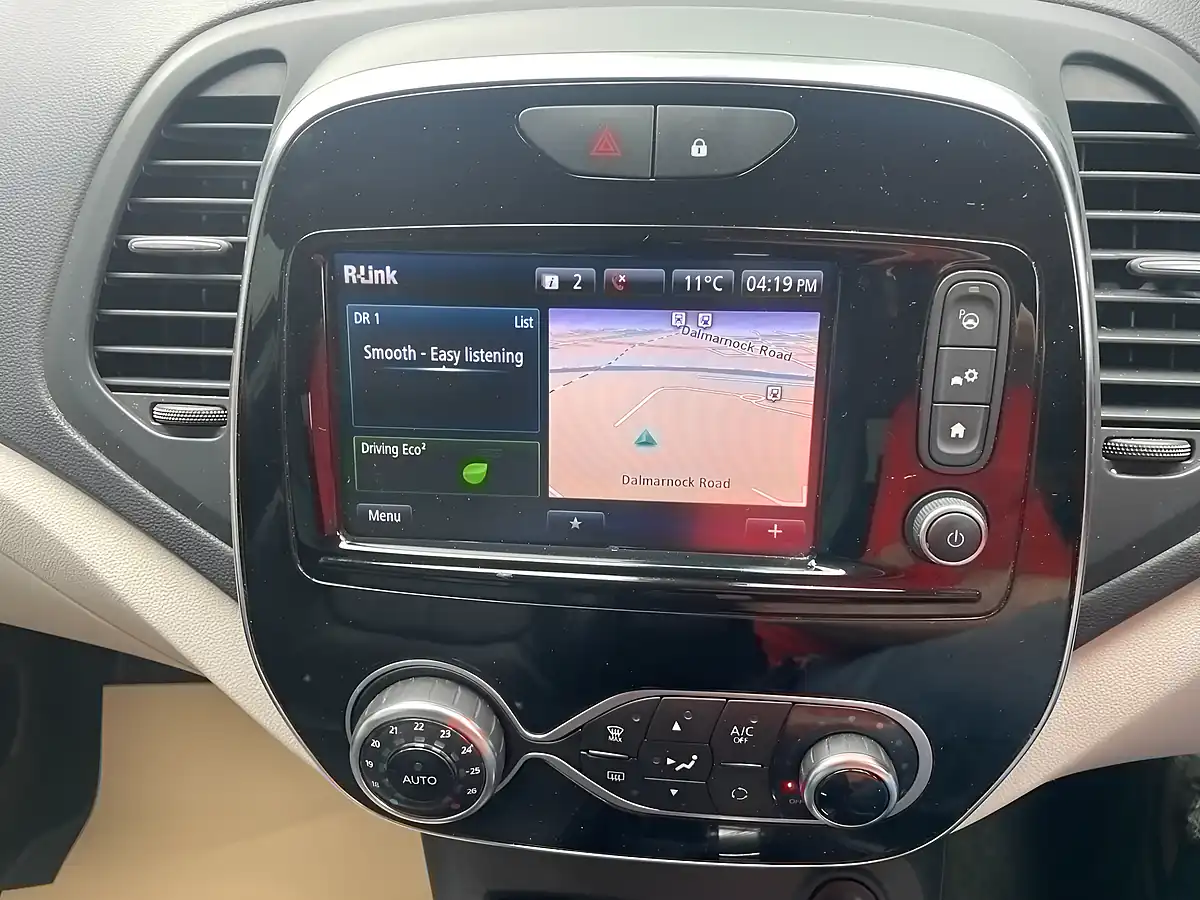 Used 2019 Renault Captur GT Line Blue - Interior and Exterior details 17