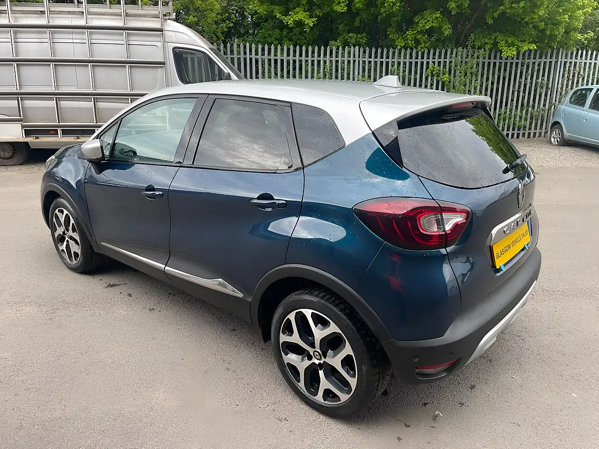 Used 2019 Renault Captur GT Line Blue - Interior and Exterior details 9
