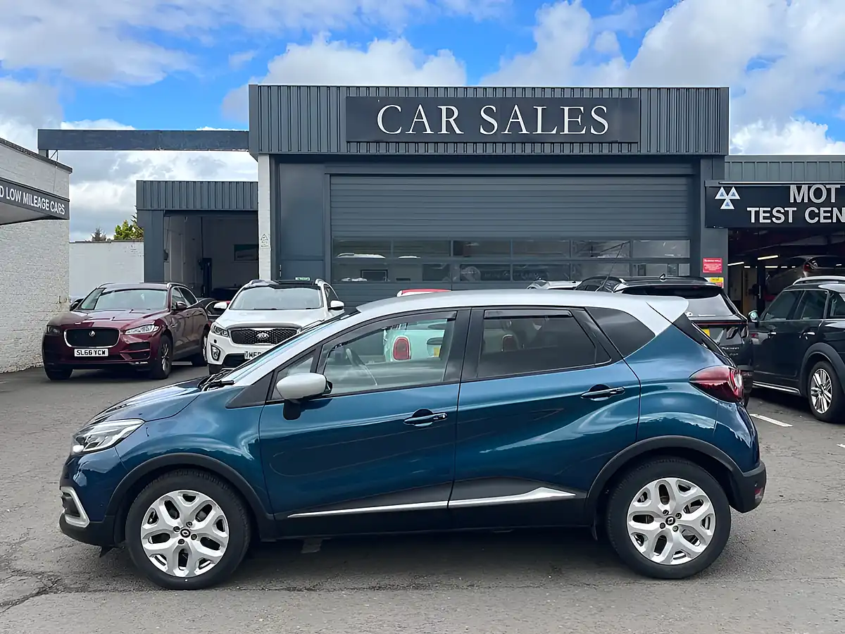 Used 2019 Renault Captur GT Line Blue - Interior and Exterior details 2