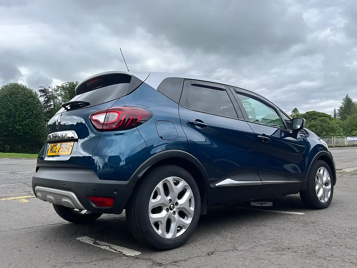 Used 2019 Renault Captur GT Line Blue - Interior and Exterior details 5