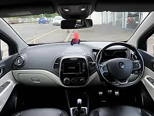 Used 2019 Renault Captur GT Line Blue - Interior and Exterior details 8