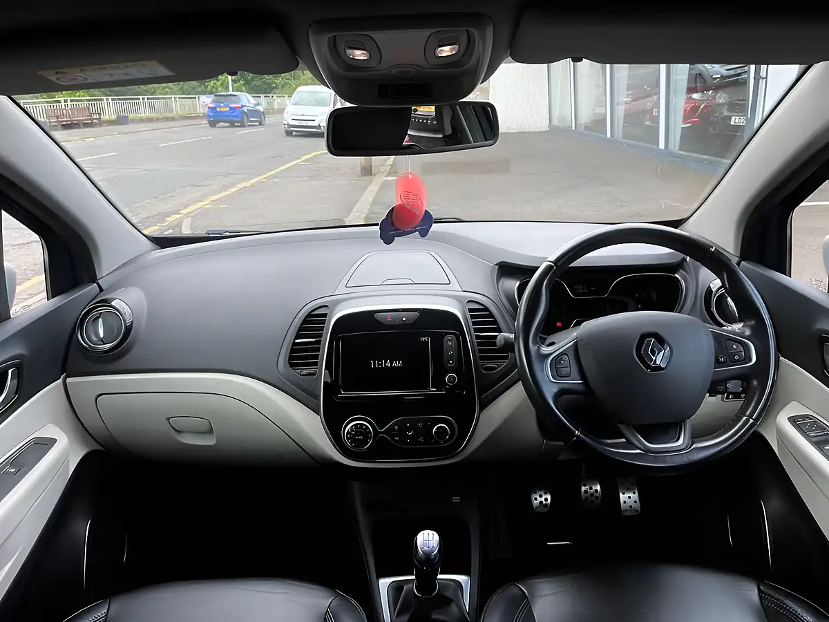 Used 2019 Renault Captur GT Line Blue - Interior and Exterior details 8