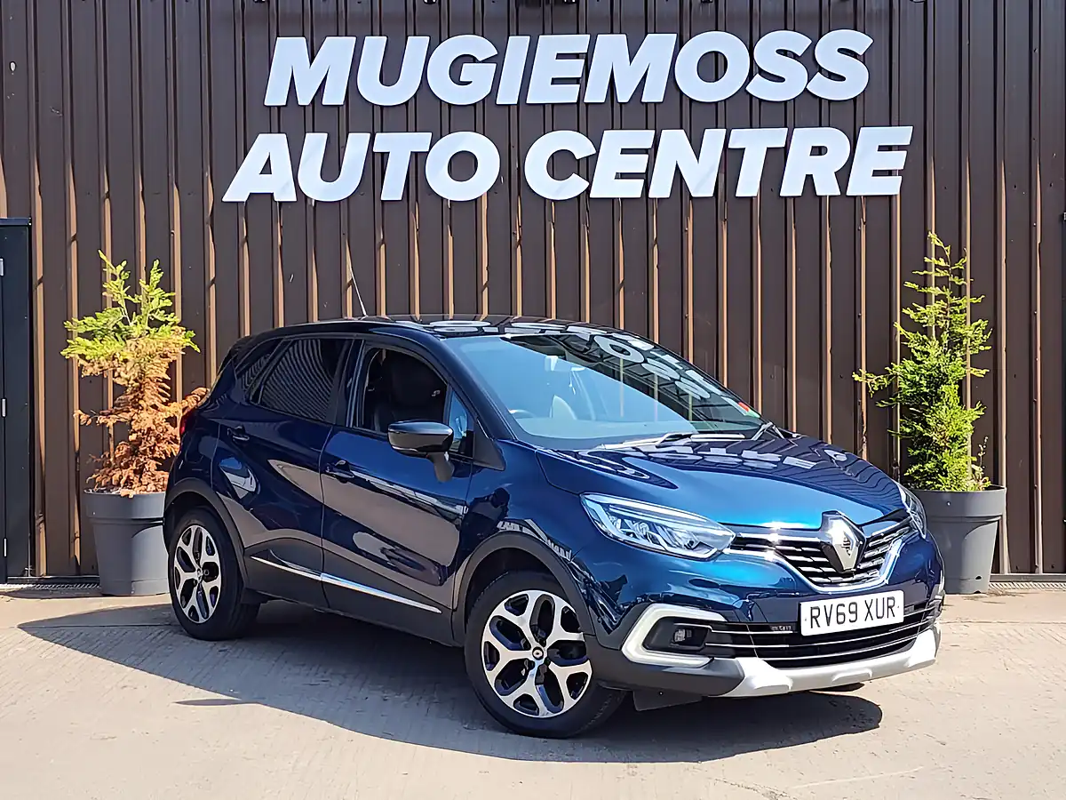 Used 2019 Renault Captur GT Line Blue - Front View