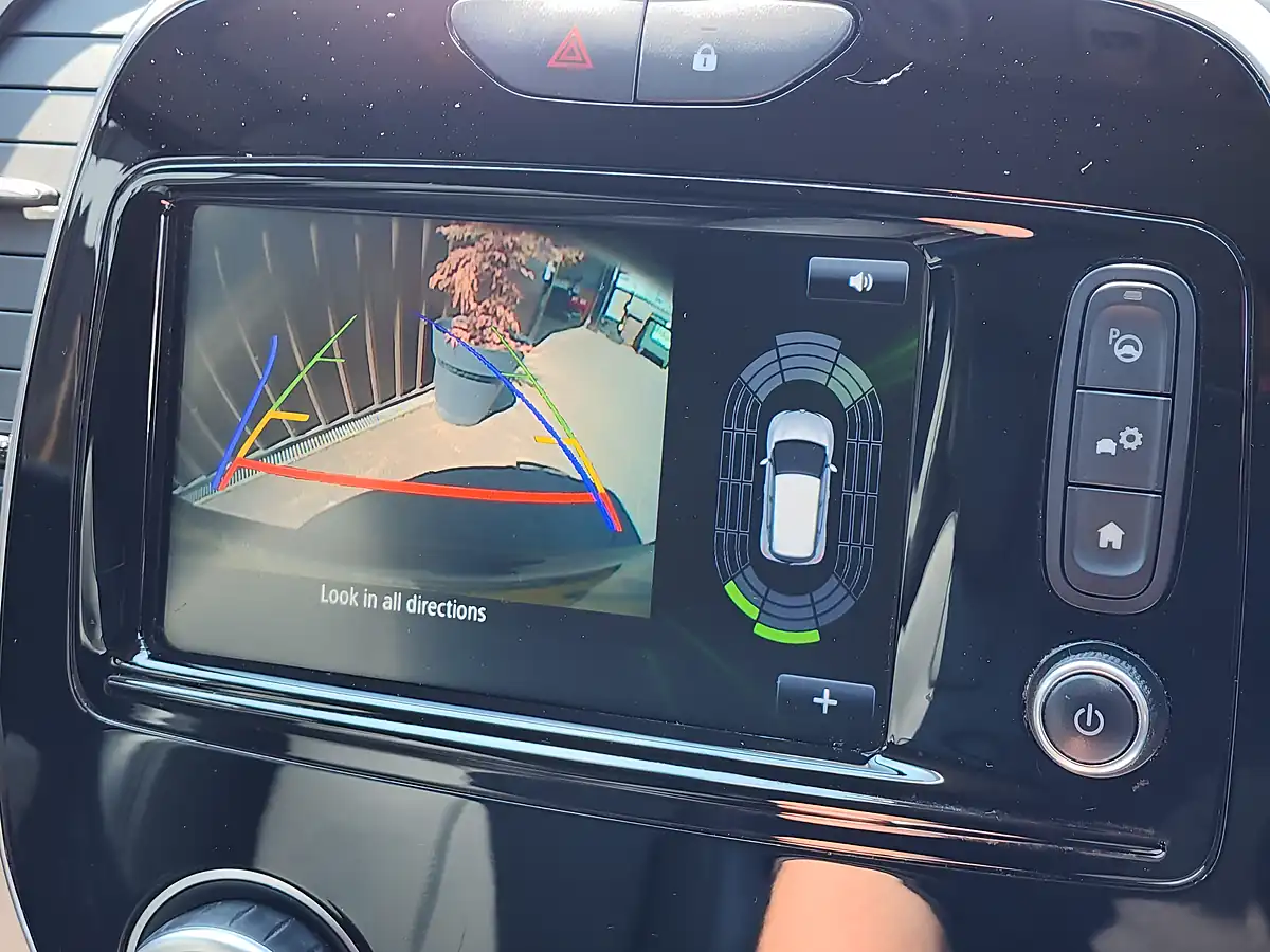 Used 2019 Renault Captur GT Line Blue - Interior and Exterior details 13