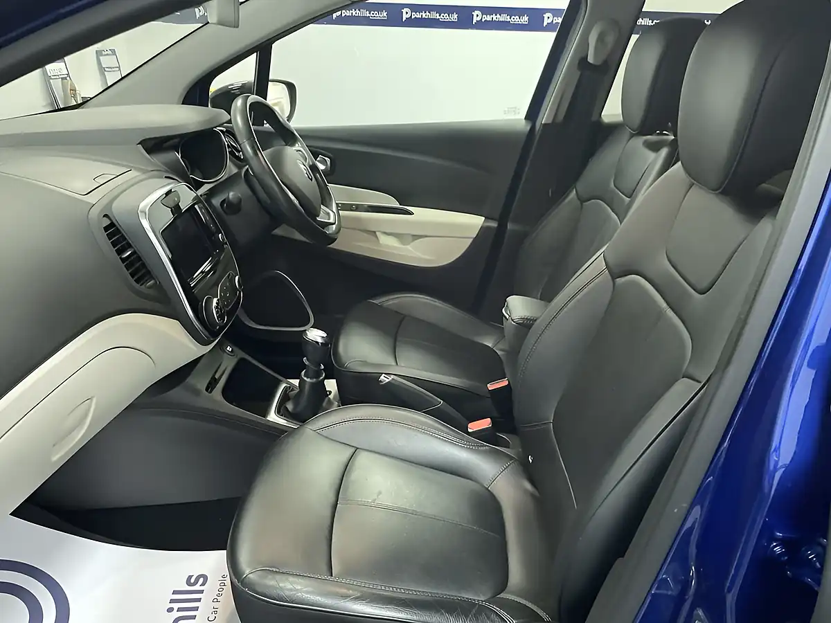 Used 2019 Renault Captur GT Line Boston Blue - Interior and Exterior details 9