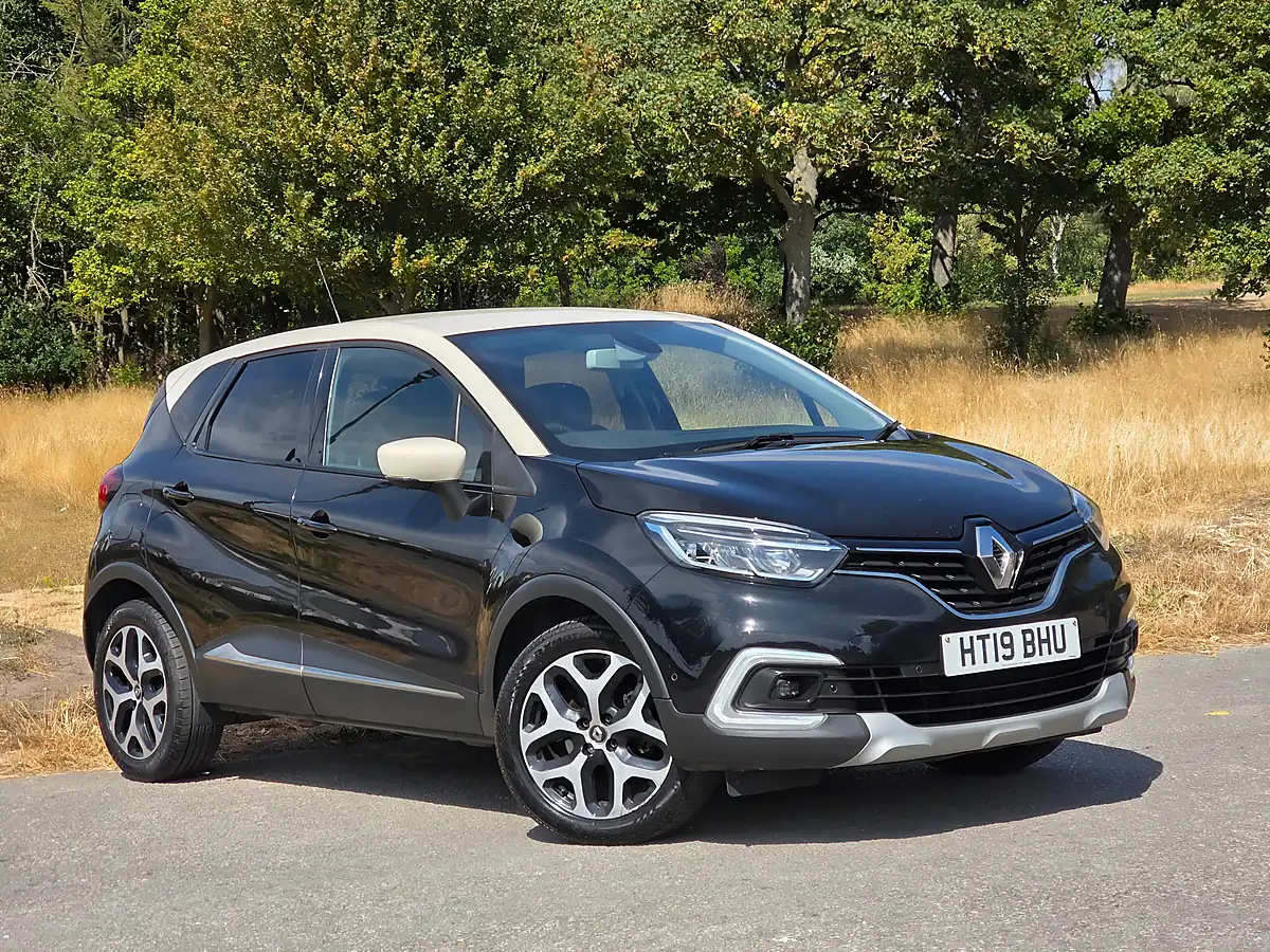 Used 2019 Renault Captur GT Line Diamond Black With Ivory Roof - Front View