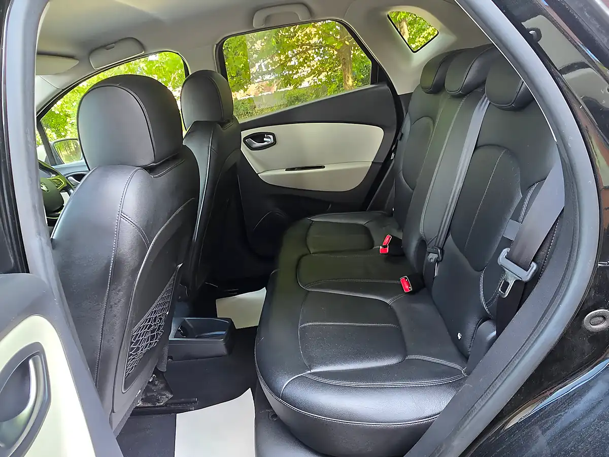 Used 2019 Renault Captur GT Line Diamond Black With Ivory Roof - Interior and Exterior details 10