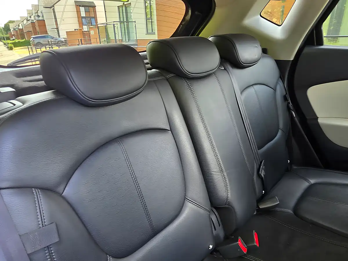 Used 2019 Renault Captur GT Line Diamond Black With Ivory Roof - Interior and Exterior details 11