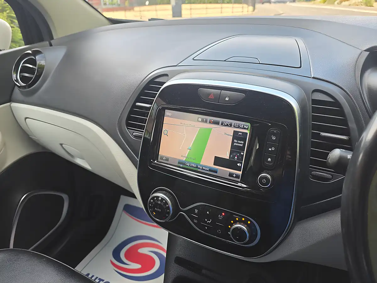 Used 2019 Renault Captur GT Line Diamond Black With Ivory Roof - Interior and Exterior details 15