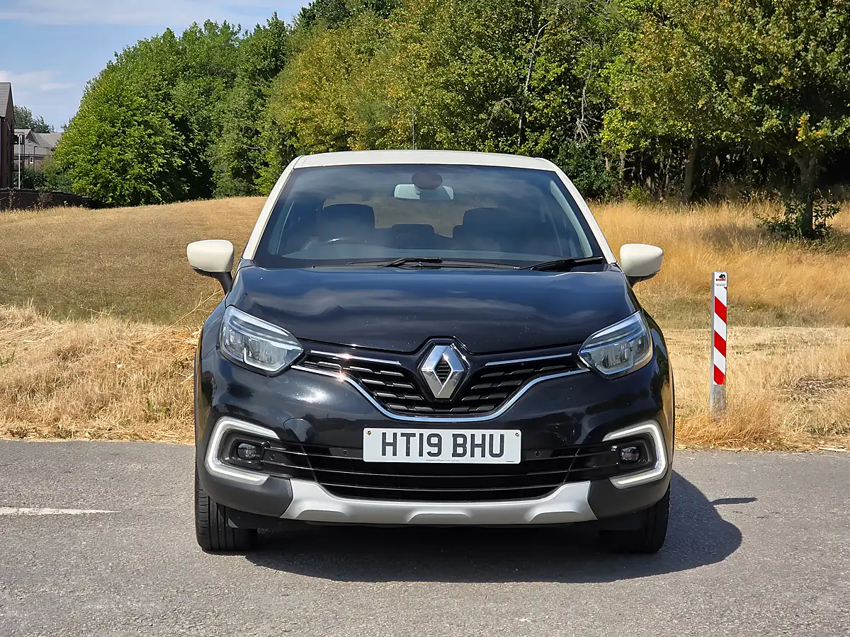 Used 2019 Renault Captur GT Line Diamond Black With Ivory Roof - Interior and Exterior details 2
