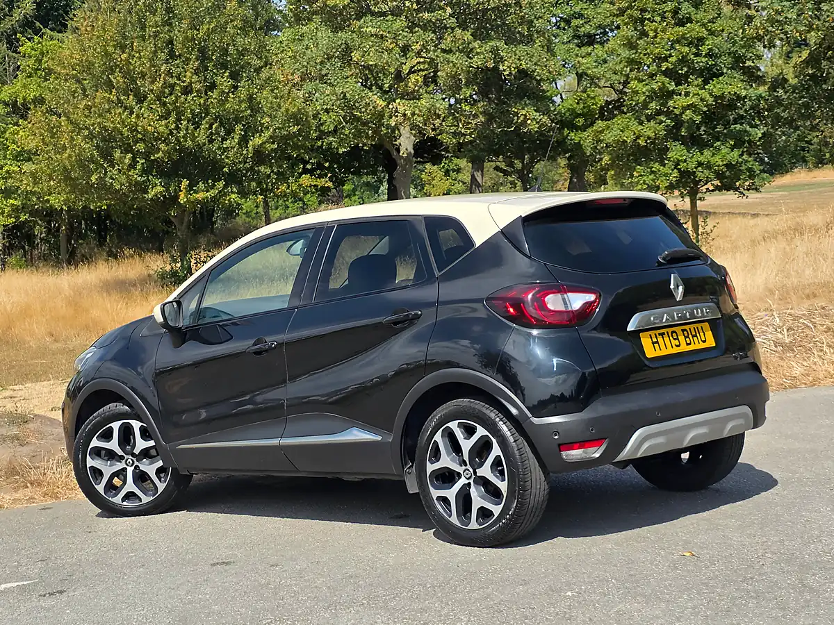 Used 2019 Renault Captur GT Line Diamond Black With Ivory Roof - Interior and Exterior details 5