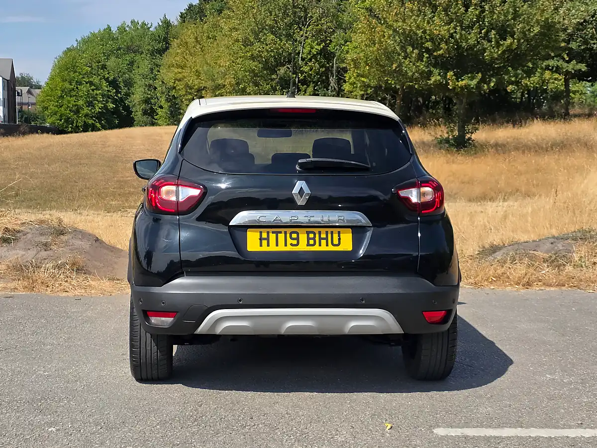 Used 2019 Renault Captur GT Line Diamond Black With Ivory Roof - Interior and Exterior details 6