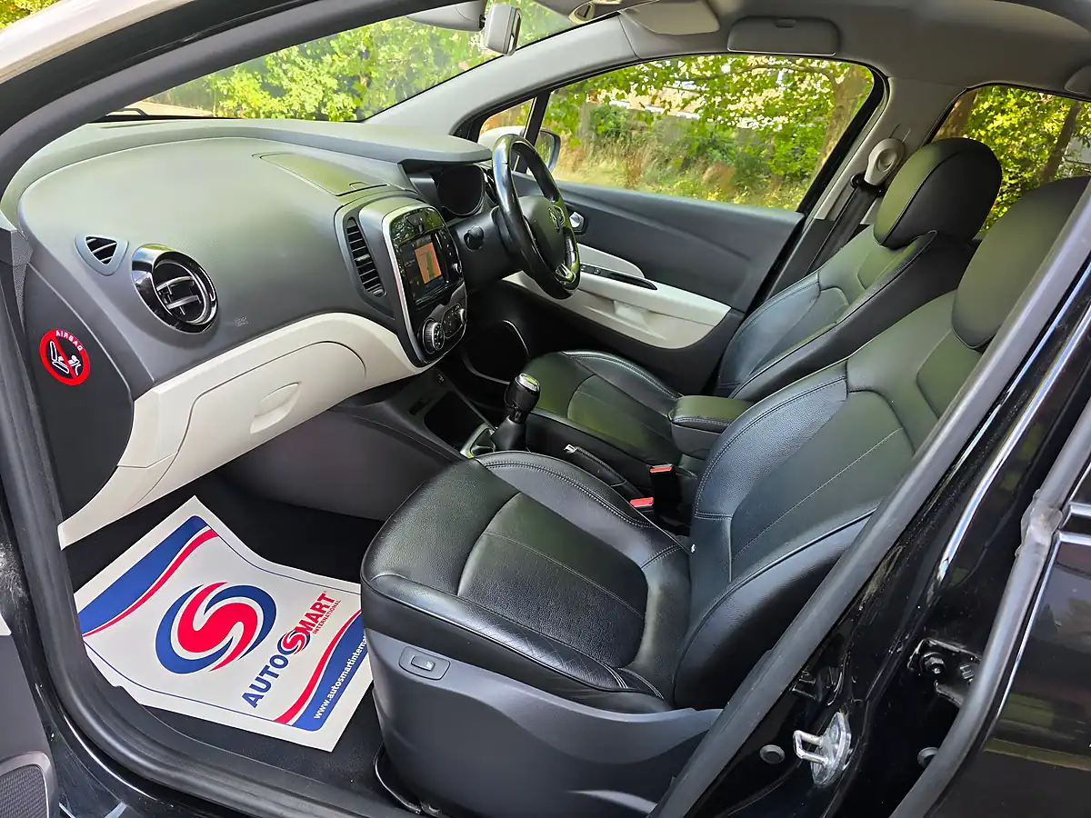 Used 2019 Renault Captur GT Line Diamond Black With Ivory Roof - Interior and Exterior details 9
