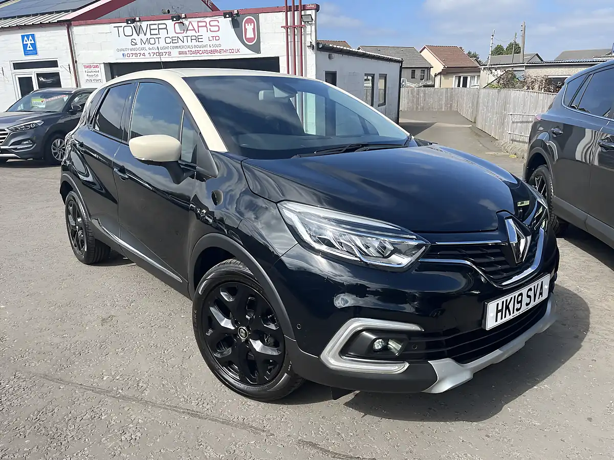 Used 2019 Renault Captur GT Line Diamond Black With Ivory Roof - Front View