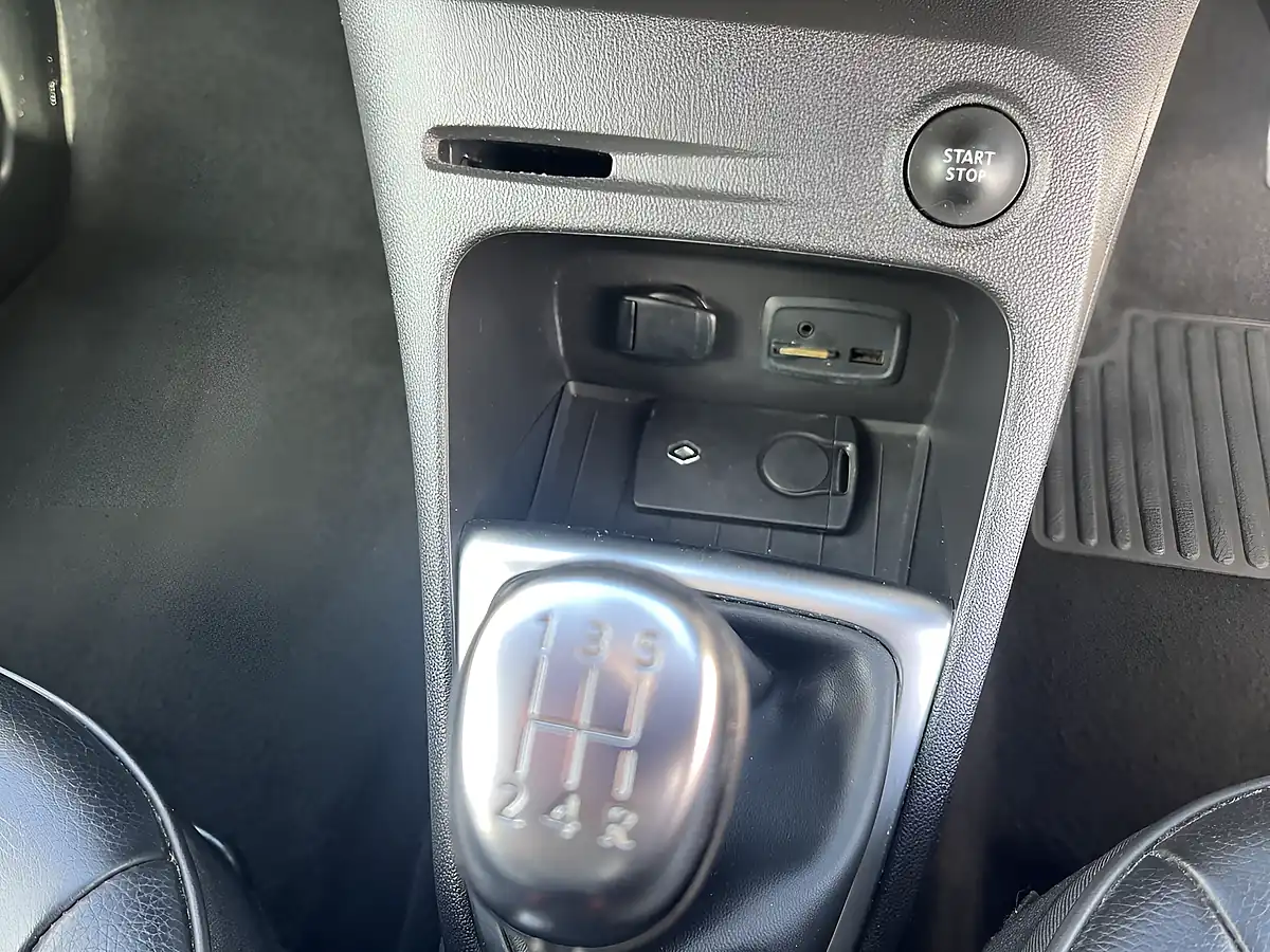 Used 2019 Renault Captur GT Line Diamond Black With Ivory Roof - Interior and Exterior details 10
