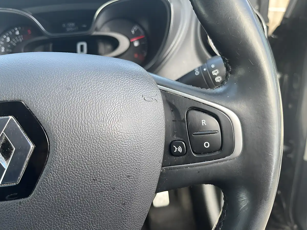 Used 2019 Renault Captur GT Line Diamond Black With Ivory Roof - Interior and Exterior details 17