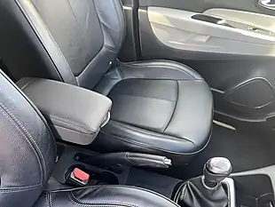 Used 2019 Renault Captur GT Line Diamond Black With Ivory Roof - Interior and Exterior details 8