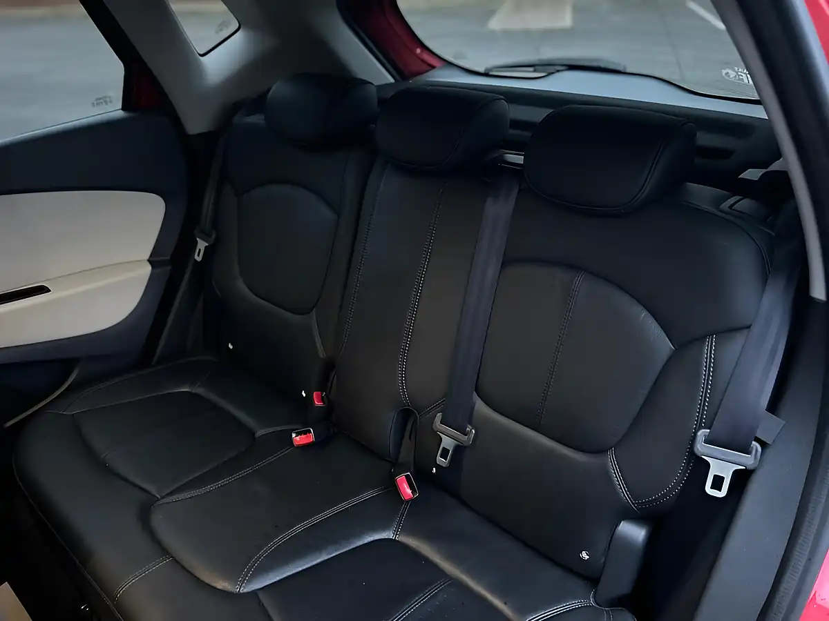 Used 2019 Renault Captur GT Line Flame Red - Interior and Exterior details 12
