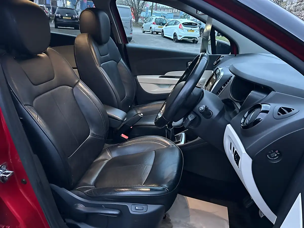 Used 2019 Renault Captur GT Line Flame Red - Interior and Exterior details 17