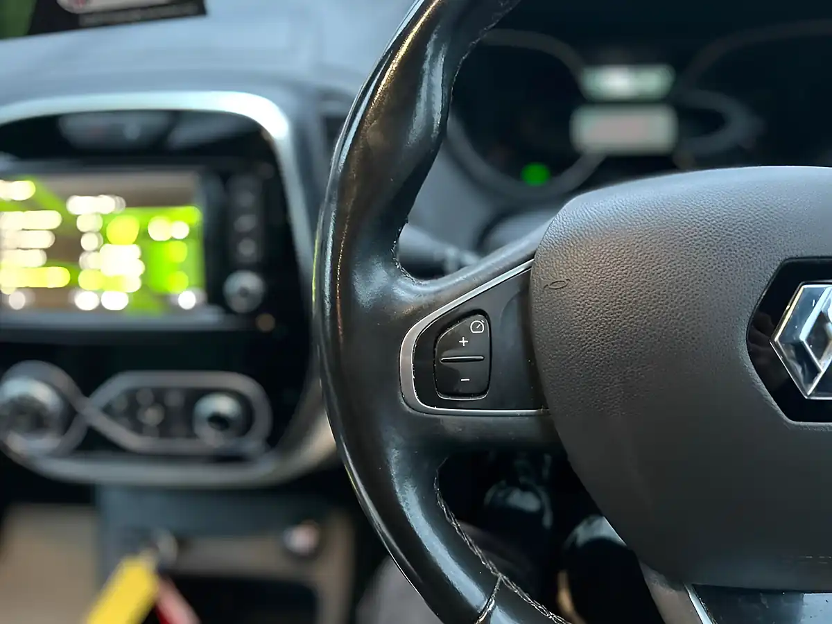 Used 2019 Renault Captur GT Line Flame Red - Interior and Exterior details 18