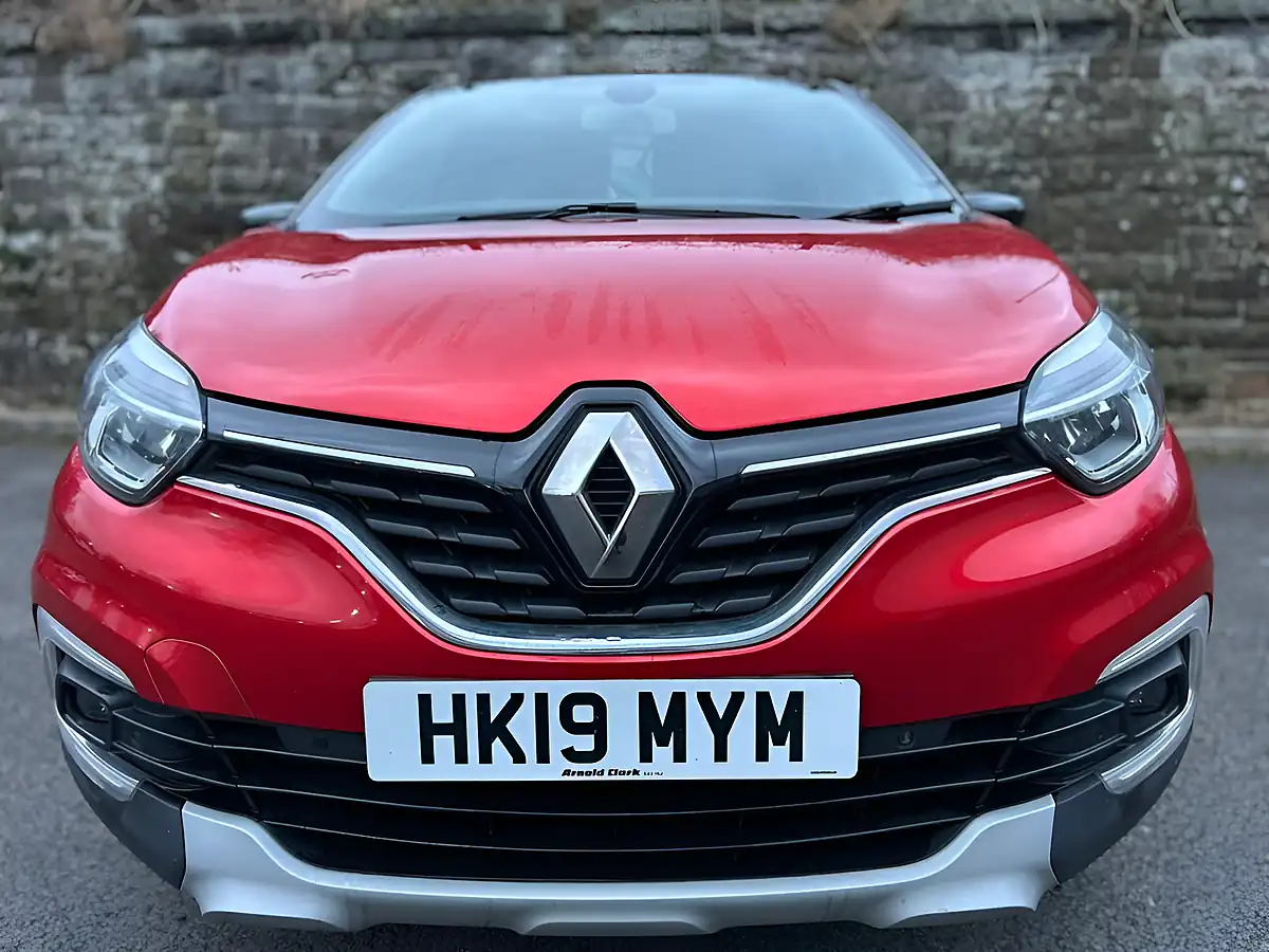 Used 2019 Renault Captur GT Line Flame Red - Interior and Exterior details 2