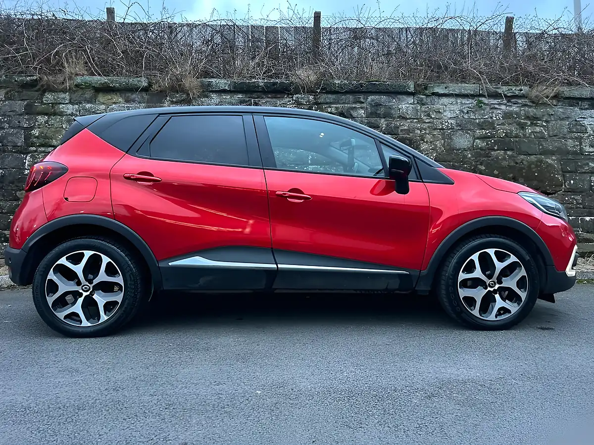 Used 2019 Renault Captur GT Line Flame Red - Interior and Exterior details 5