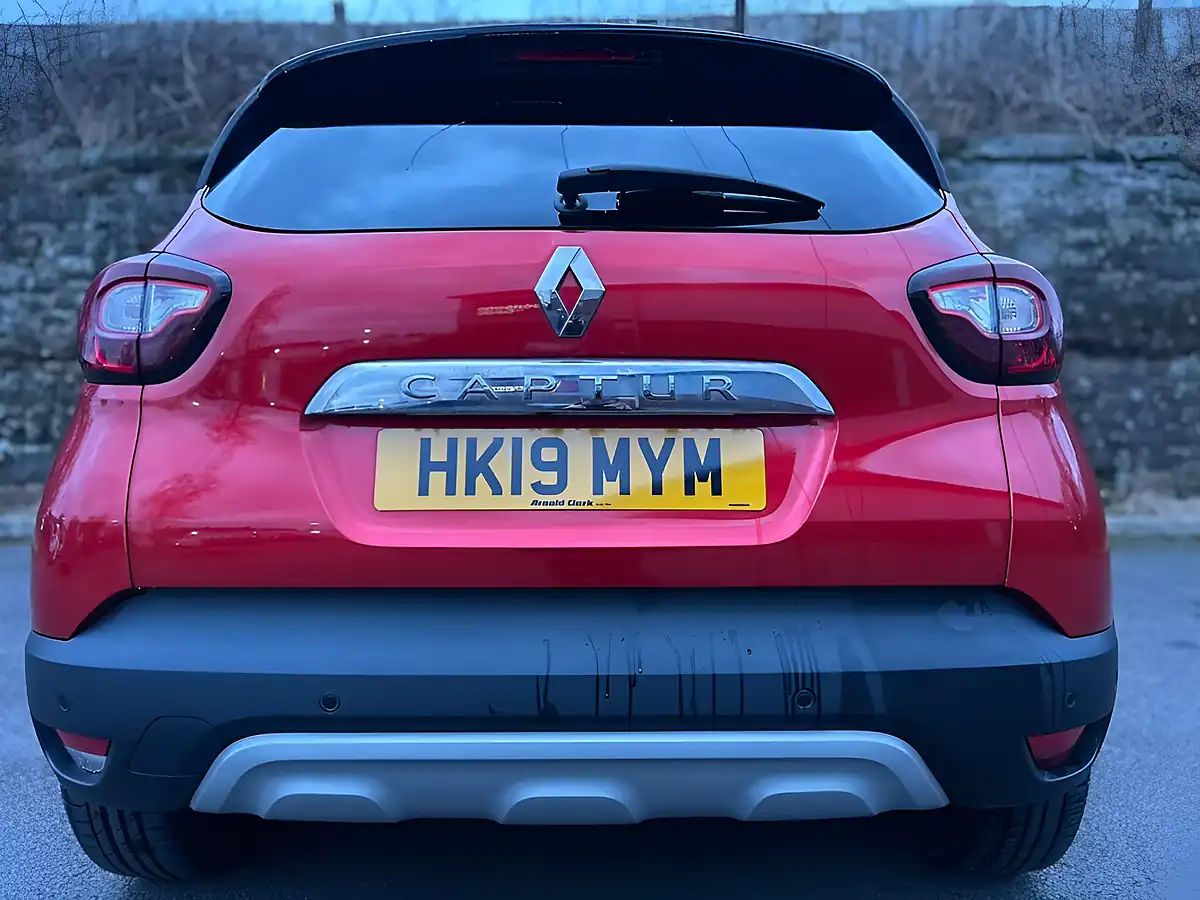 Used 2019 Renault Captur GT Line Flame Red - Interior and Exterior details 7