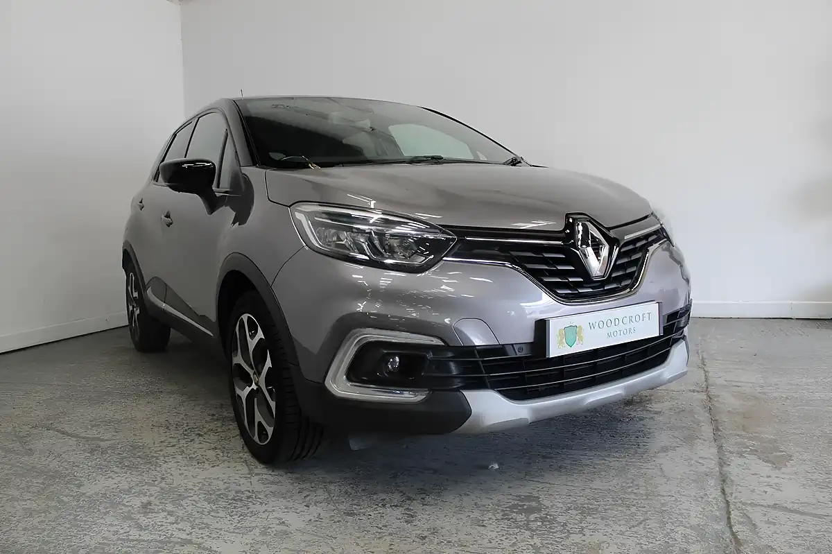 Used 2019 Renault Captur GT Line Grey - Front View