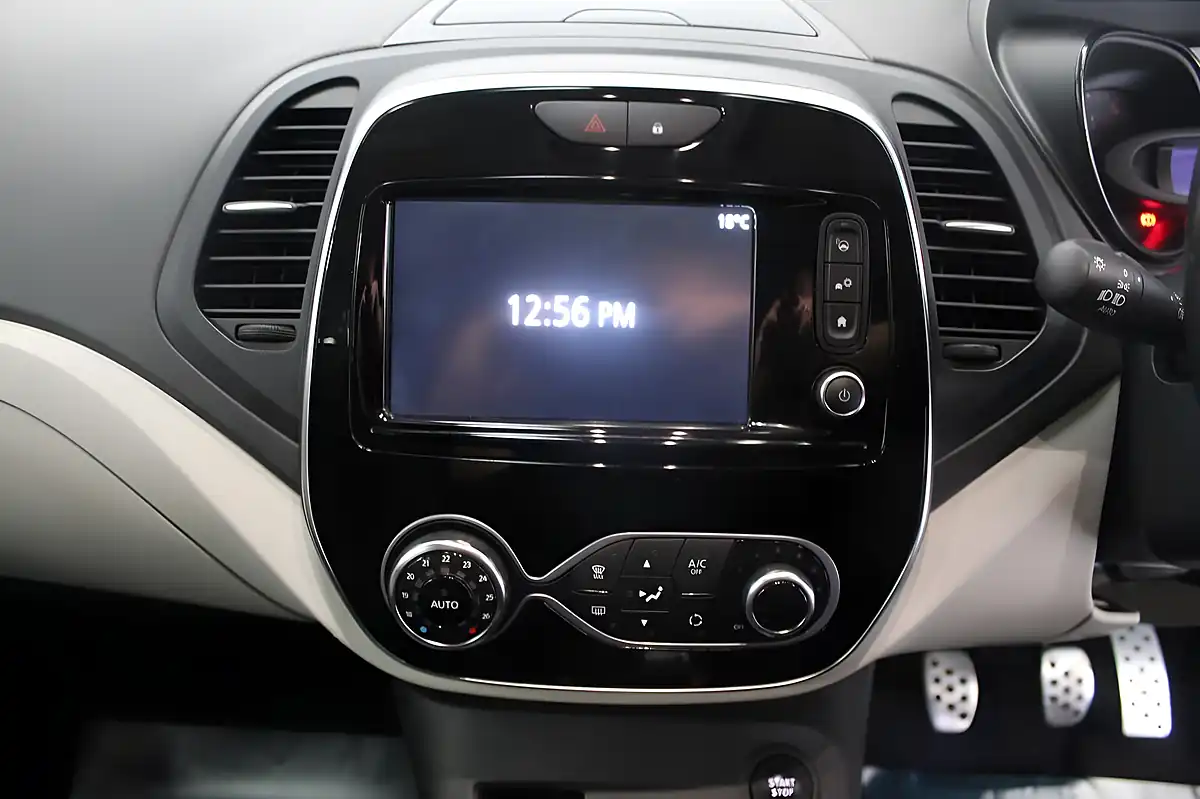 Used 2019 Renault Captur GT Line Grey - Interior and Exterior details 14