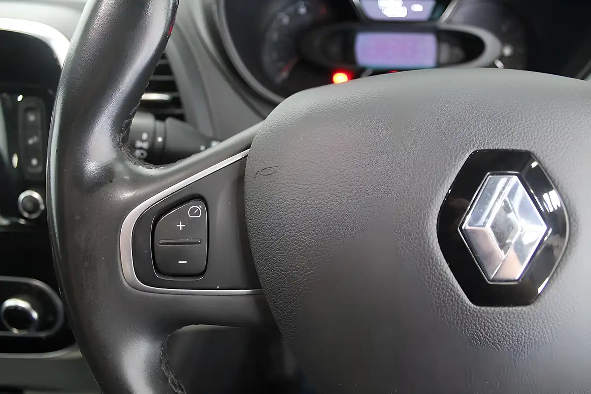 Used 2019 Renault Captur GT Line Grey - Interior and Exterior details 16