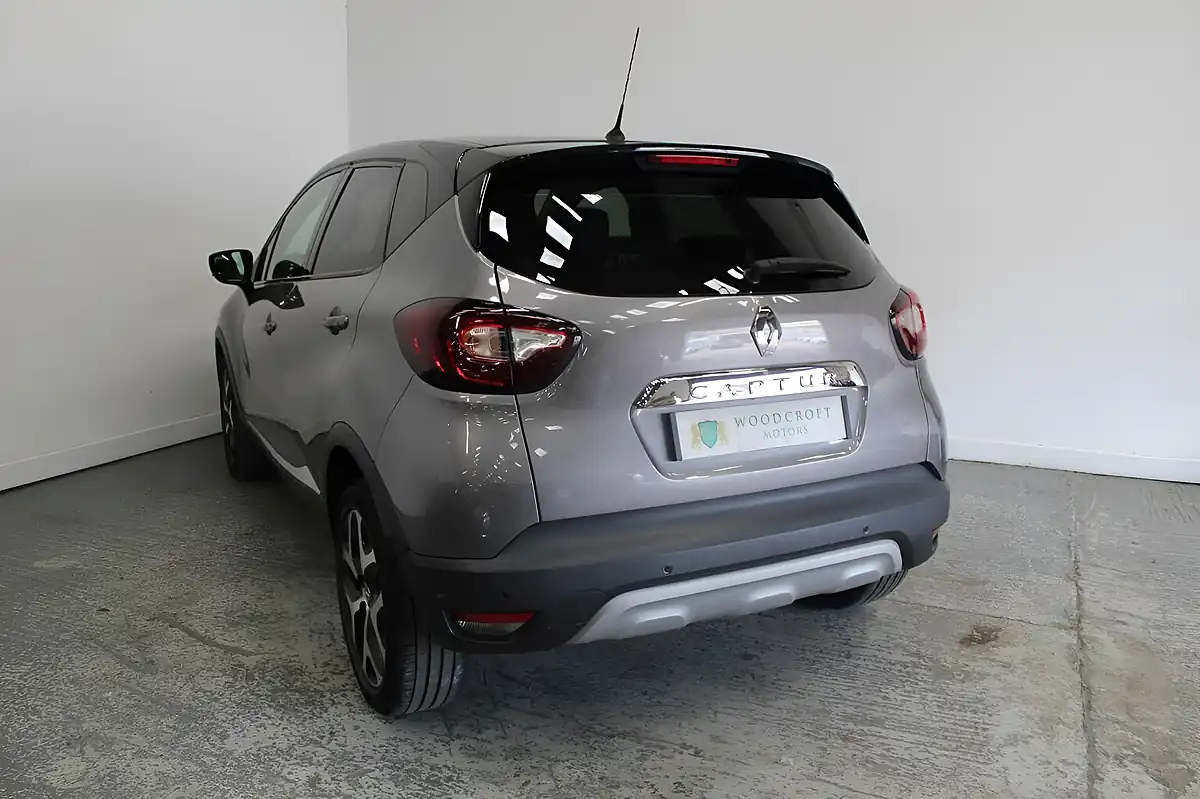 Used 2019 Renault Captur GT Line Grey - Interior and Exterior details 5
