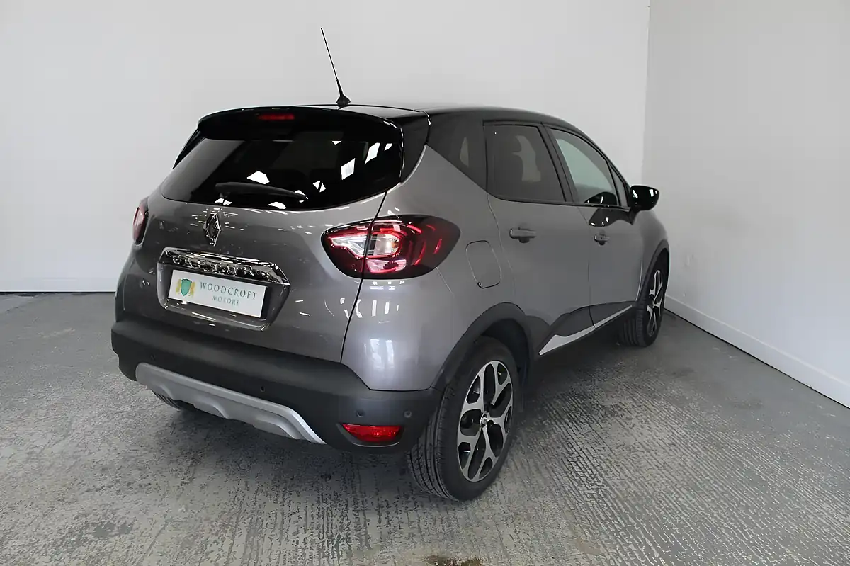 Used 2019 Renault Captur GT Line Grey - Interior and Exterior details 6