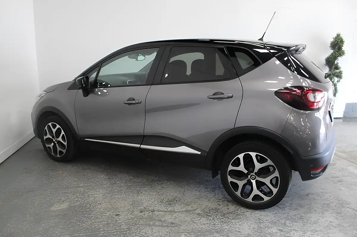 Used 2019 Renault Captur GT Line Grey - Interior and Exterior details 7