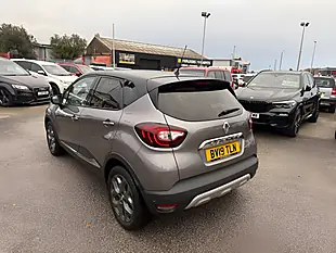 Used 2019 Renault Captur GT Line Grey - Interior and Exterior details 5