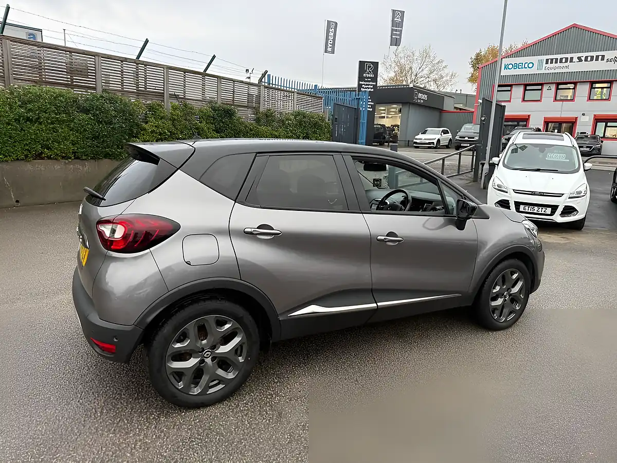 Used 2019 Renault Captur GT Line Grey - Interior and Exterior details 9