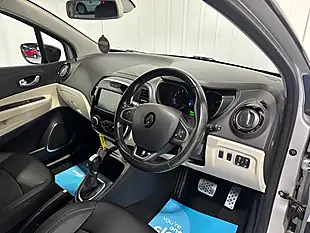 Used 2019 Renault Captur GT Line Mercury Silver - Interior and Exterior details 9