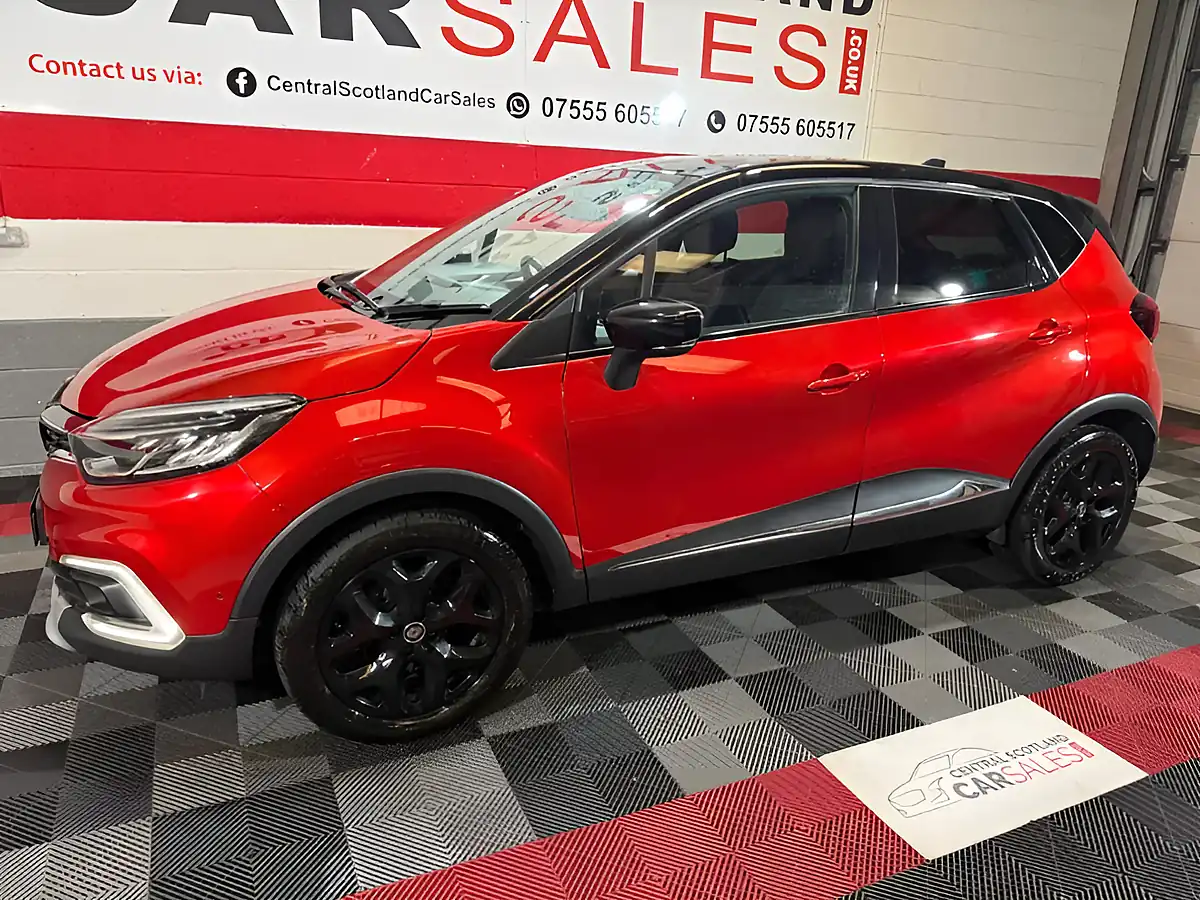 Used 2019 Renault Captur GT Line Red - Interior and Exterior details 3