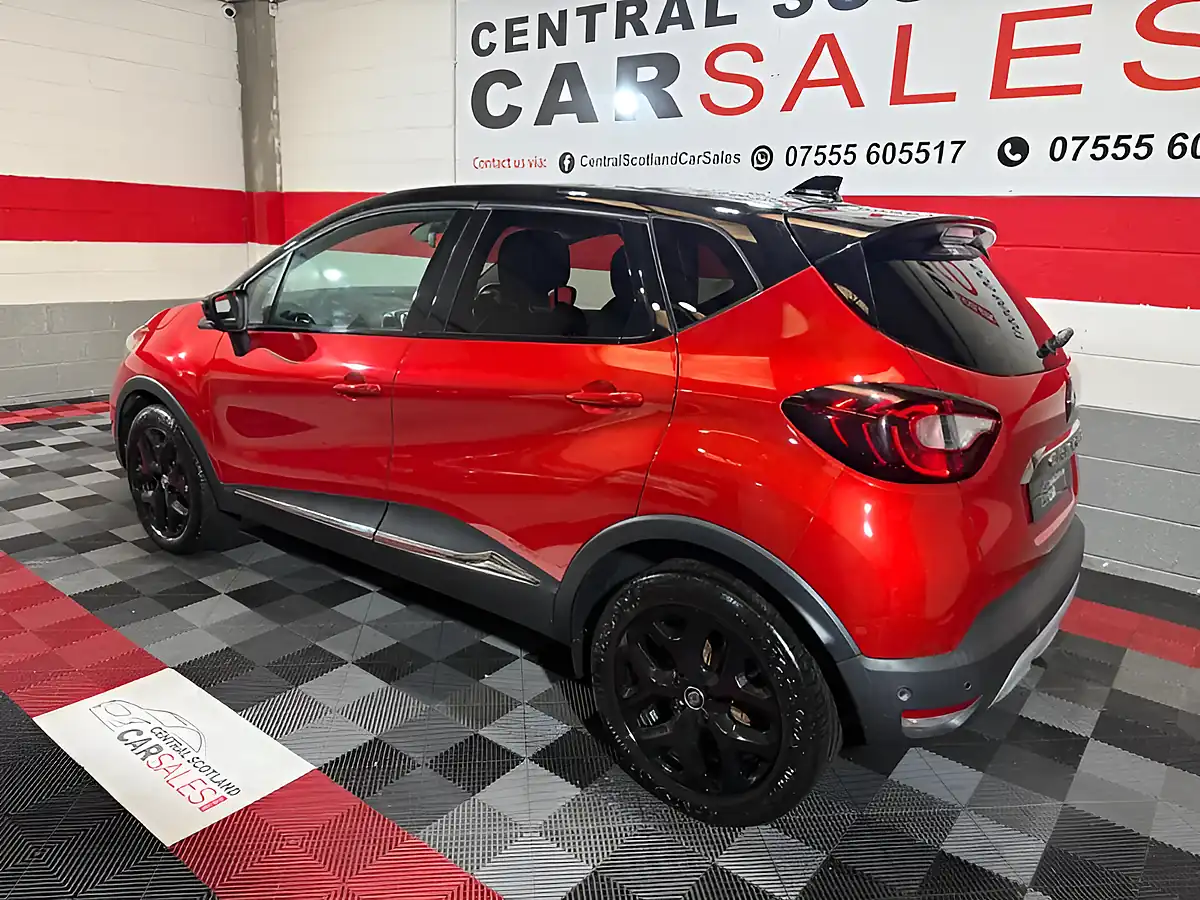 Used 2019 Renault Captur GT Line Red - Interior and Exterior details 4
